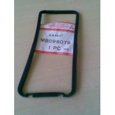 MB098079 MITSUBISHI FE304 STOP LAMBA CAM CONTASI 